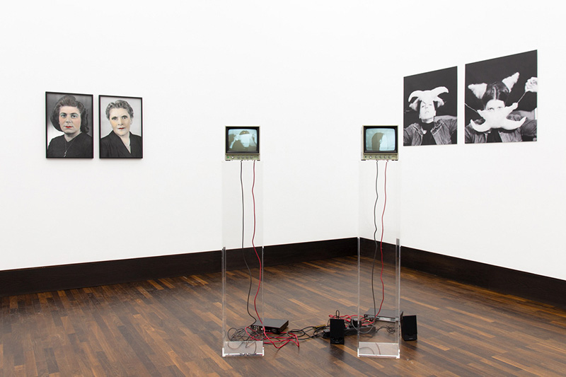 Installationsansicht faces - traces, Galerie Gisela Clement, Bonn, 2020/21